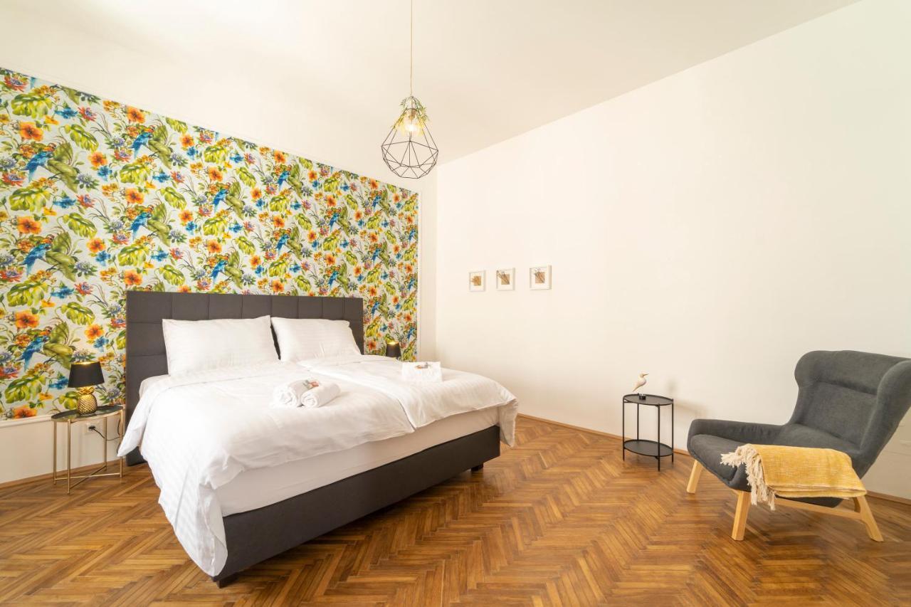Josef'S Home I Urban Classic Apartment I 03 Wina Bagian luar foto