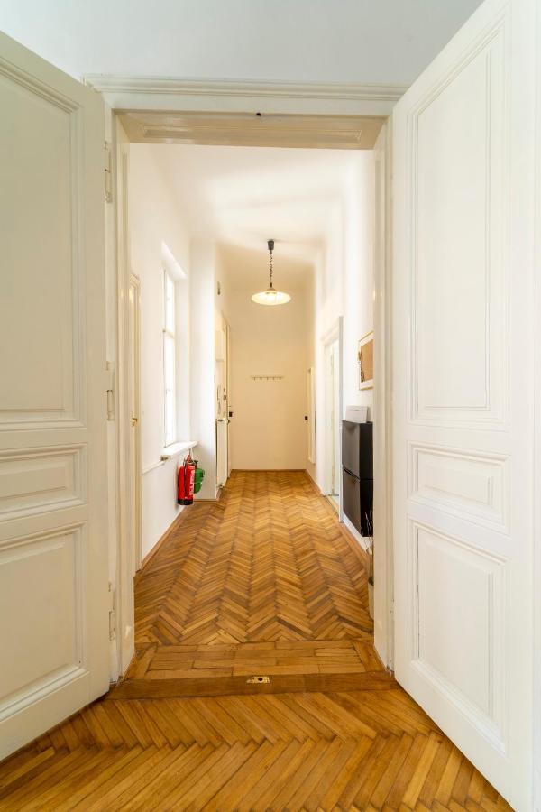 Josef'S Home I Urban Classic Apartment I 03 Wina Bagian luar foto
