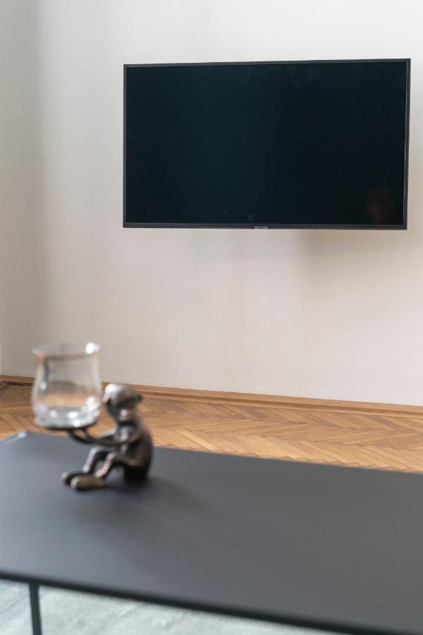 Josef'S Home I Urban Classic Apartment I 03 Wina Bagian luar foto