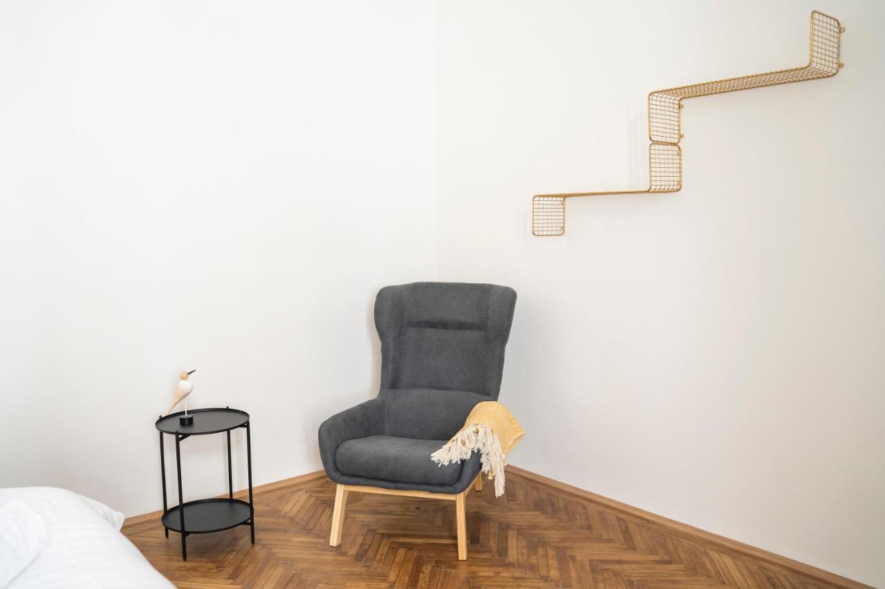 Josef'S Home I Urban Classic Apartment I 03 Wina Bagian luar foto